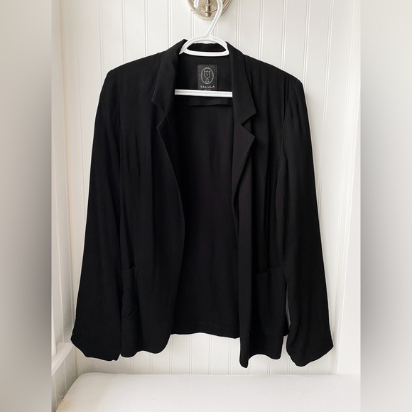 Aritzia, Talula, Size 6, Black Blazer - Picture 2 of 2
